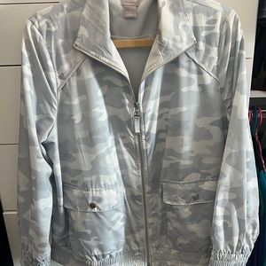 Chico’s Zenergy jacket in size 2 ( ladies12-14)